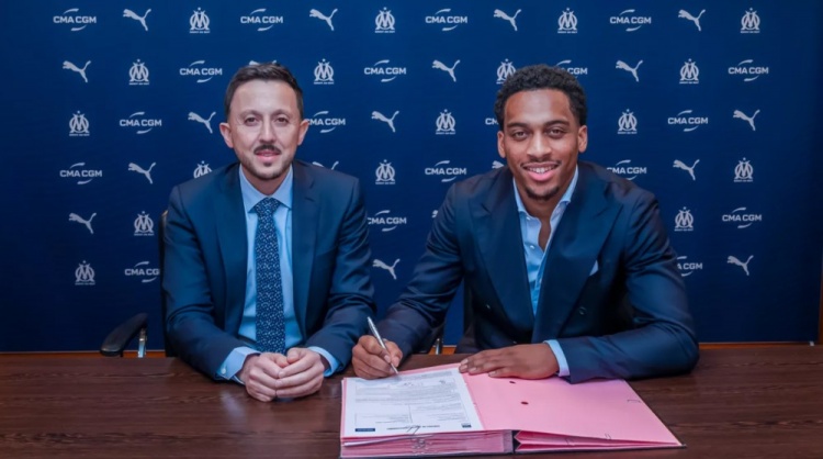 世界杯官方平台-马赛官方：24岁费耶诺德中场昆滕·廷伯加盟，据悉转会费450万欧